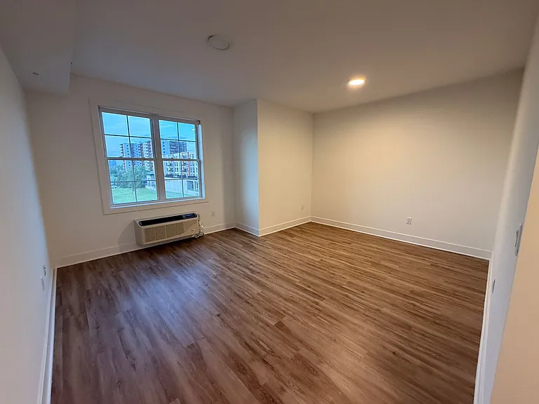 521 Cliff St #525E — Photo 5
