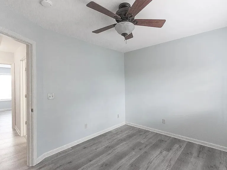 3000 Golden Rd #7 — Photo 14