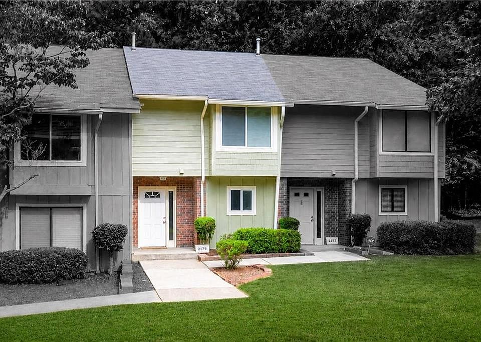 1st image of 2179 Surrey Ct SE