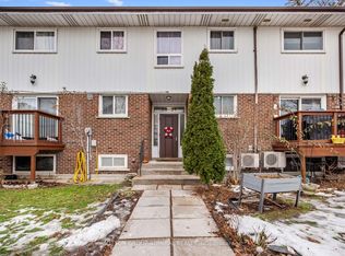 2 White Abbey Park #29, Toronto, ON M1R5A1