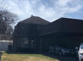 322 Wells Ave, Oakhurst, NJ 07755