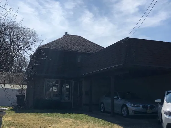 322 Wells Ave, Oakhurst, NJ 07755