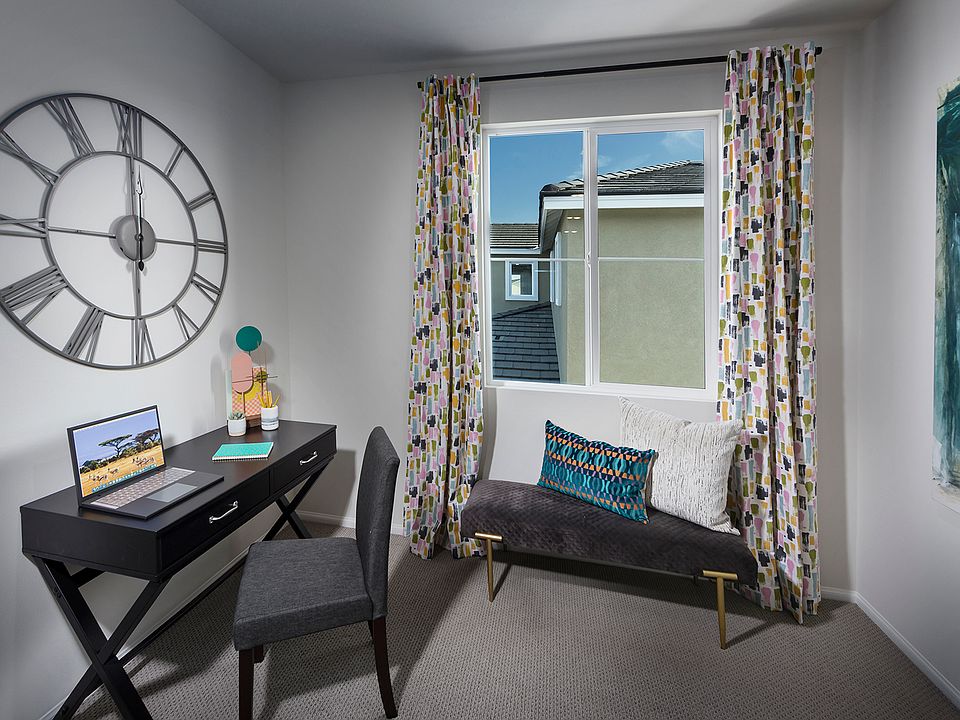 Residence 4 study nook modeled at a nearby Meritage community.