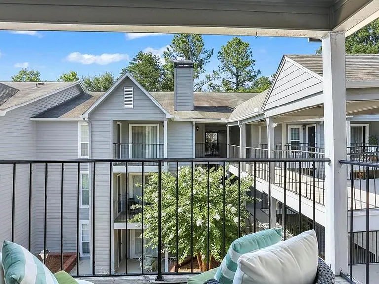 310 Granville Ct NE #1 — Photo 2