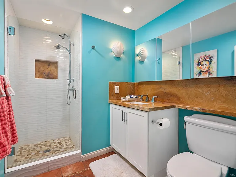 618 Gravilla Pl — Photo 45