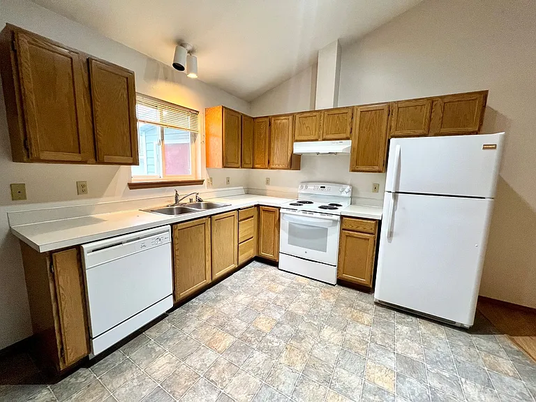 1007 E 19th Ave — Photo 9