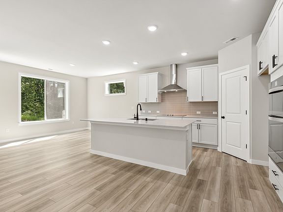 5th image of 3863 McCormick Village Dr