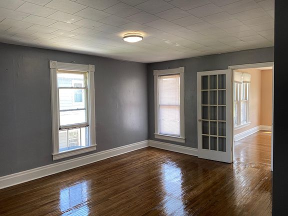 2nd image of 220 E 8th St Unit B