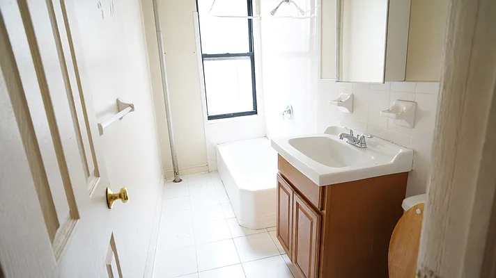 Rented by Karten & Lowe New York Real Estate LLC | media 3