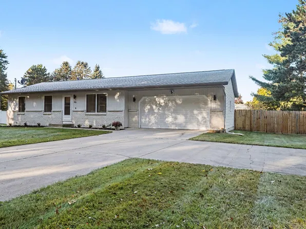 46 Tanner Lake Rd, Hastings, MI 49058