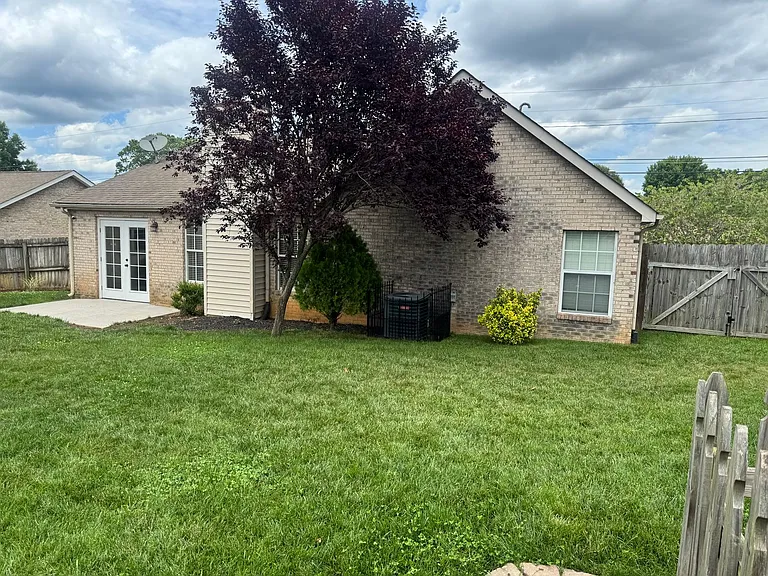 7233 Sorrenta Rd — Photo 25