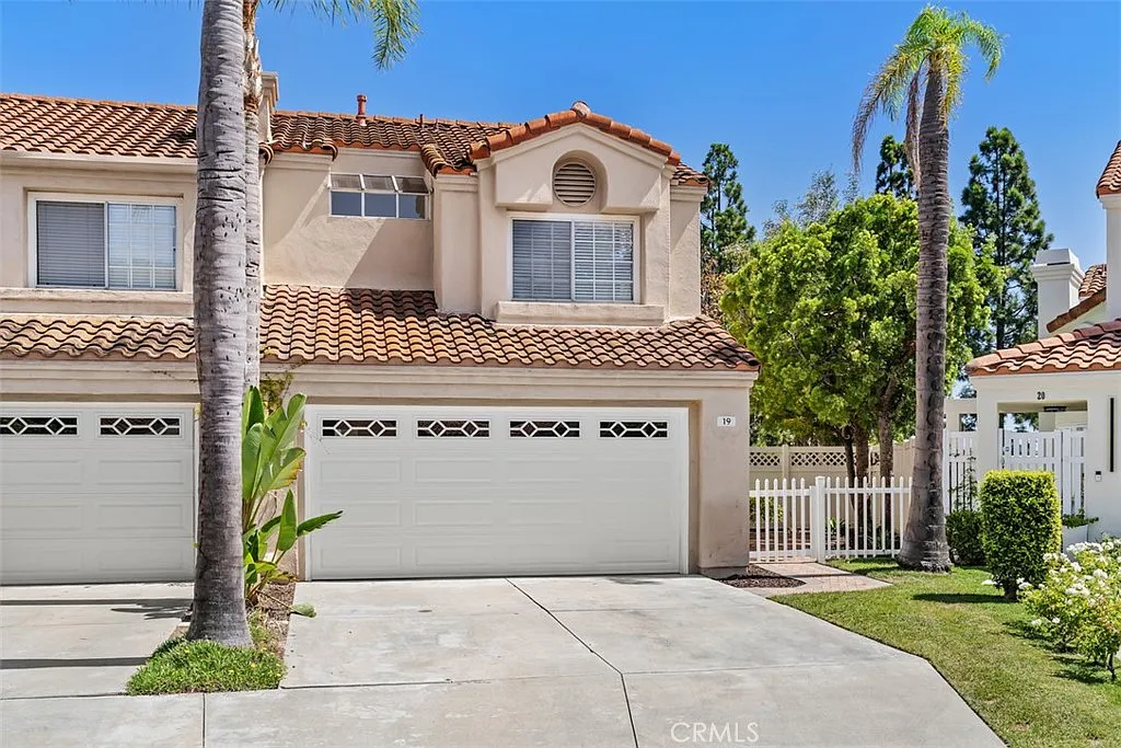 2 bed, 2.5 bath, 1133 sqft, $3,950 — Photo 1