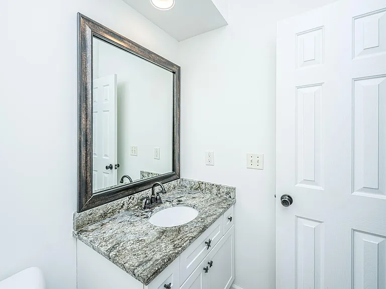 1476 Belcourt Ln — Photo 28