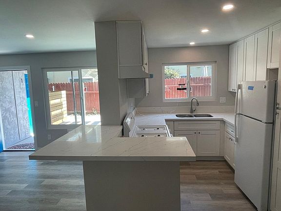 4th image of 4616 Bancroft St #2