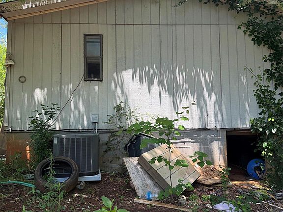 5th image of 295 Old Mill Rd