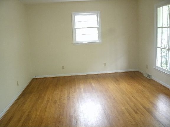 2nd image of 313 Cathy Dr