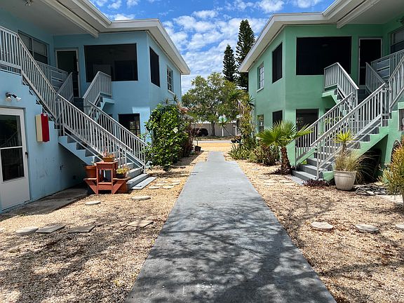 3rd image of 2303 Bay Blvd APT 2