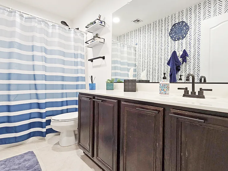 3913 S 185th Ln — Photo 25