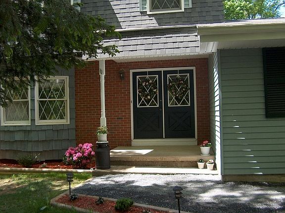 FRONT PORCH ENTRANCE