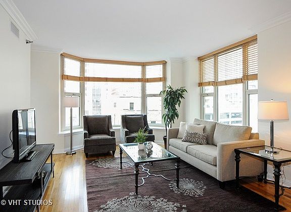 3rd image of 25 E Superior St APT 803