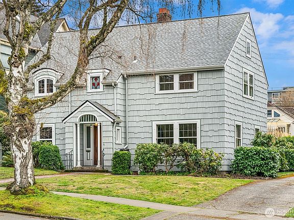 2nd image of 518 N Tacoma Avenue