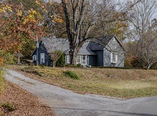 933 Long Mill Rd, Athens, TN 37303