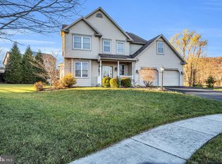 5730 Aspen Ln, Enola, PA 17025