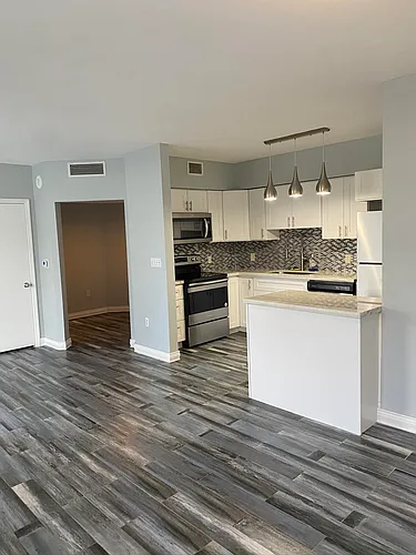 1330 West Ave Photo 1