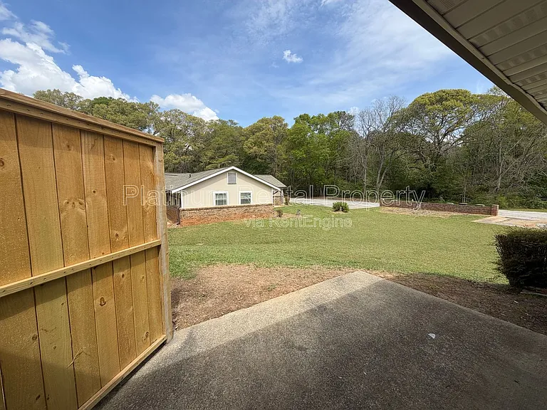 1492 Waverly Way #B-4 — Photo 10