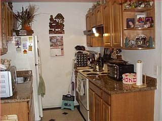 2nd image of 409 Piccadilly Pl APT 3