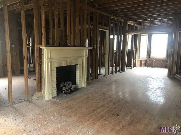 5th image of 2158 Cloverdale Ave