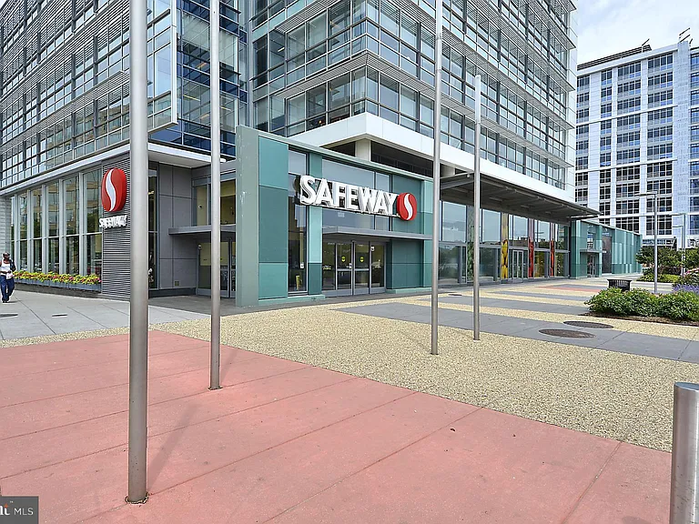 61 G St SW #B — Photo 43