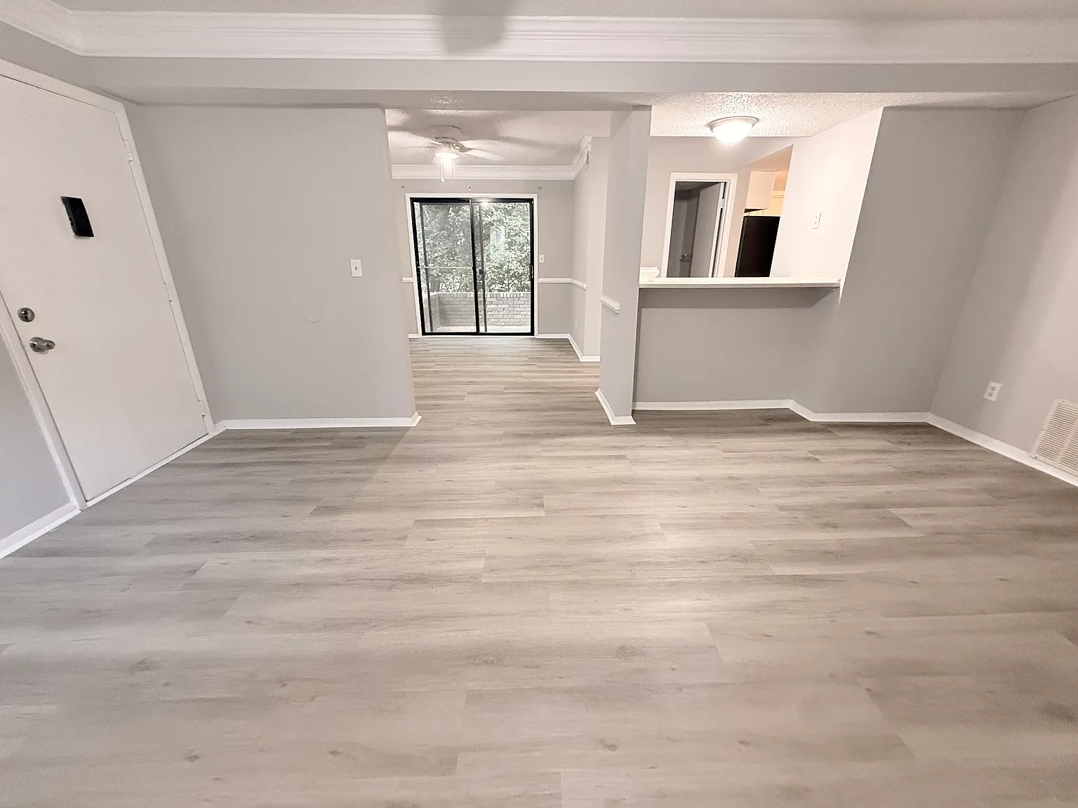 2 bed, 2.5 bath, 1326 sqft, $1,595 — Photo 4