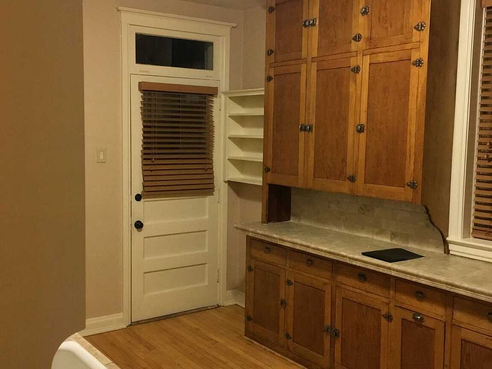 2nd image of 308 E 5th St