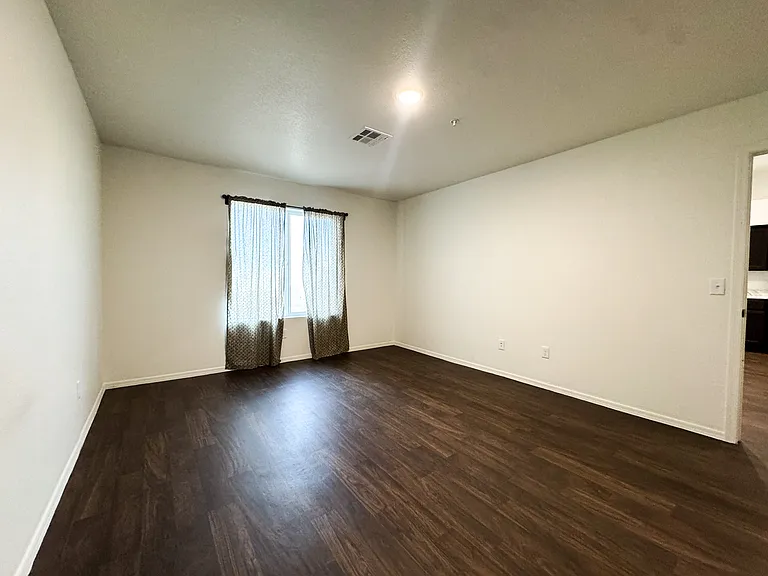 7176 E 38th Ln — Photo 12