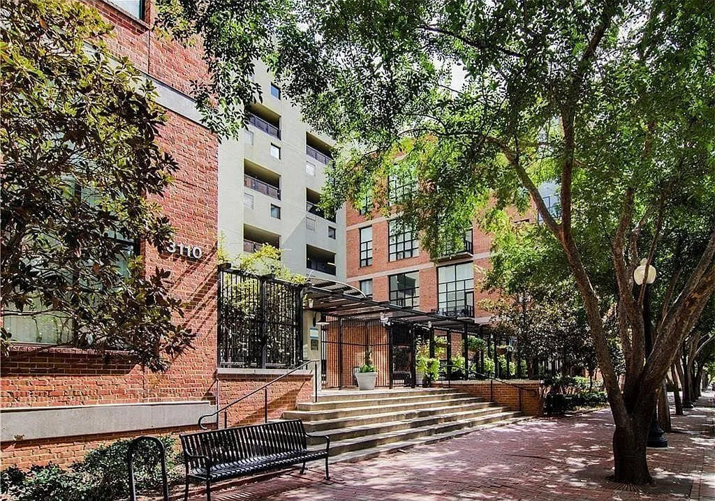 2 bed, 2.0 bath, 2405 sqft, $4,650 — Photo 1