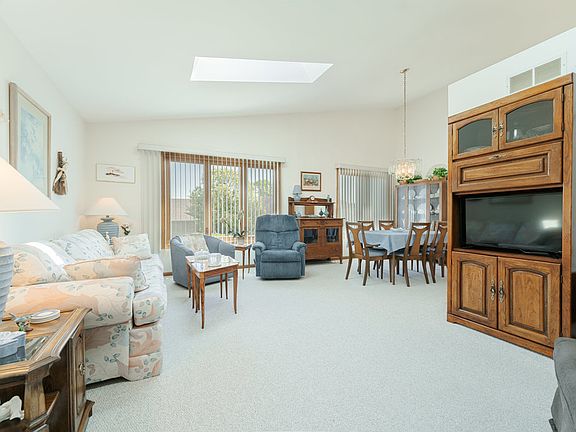 4th image of 8910 Riviera Pkwy #0