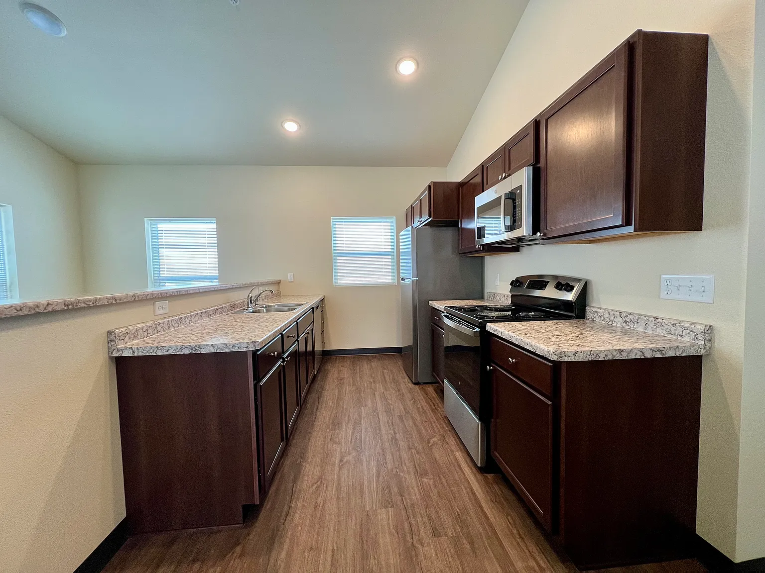 2 bed, $1,450 — Photo 4