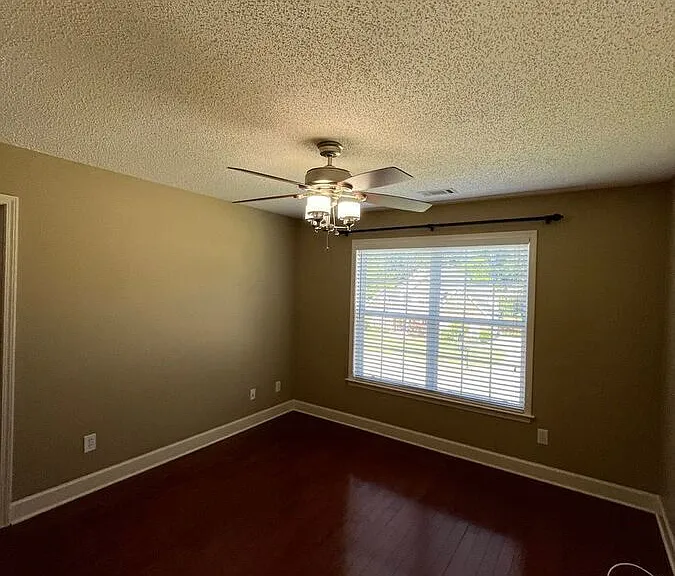 165 Keaton Dr — Photo 31