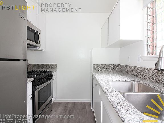 3rd image of 948 Palm Ave APT 2