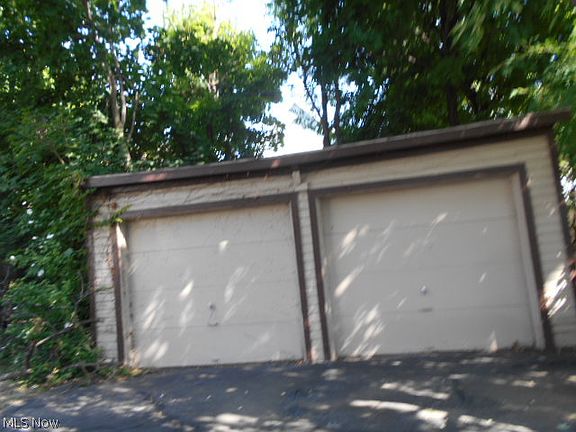 2nd image of 11705 SE Hamlen Ave