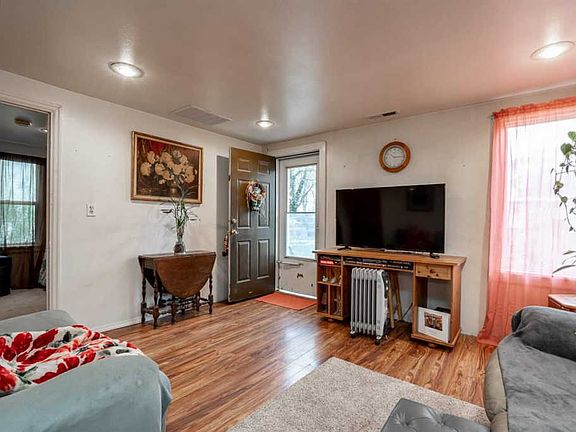 4th image of 1508 W 2nd Ave