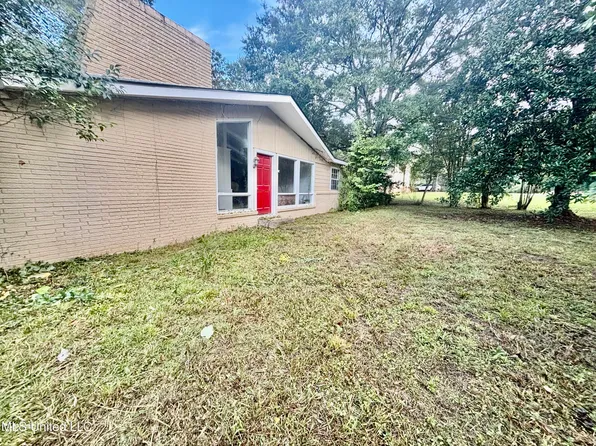 812 Union St, Gloster, MS 39638