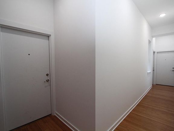 2nd image of 3118 Richmond St #7