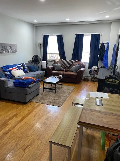 2 bed, 1.0 bath, 750 sqft, $2,450 — Photo 3