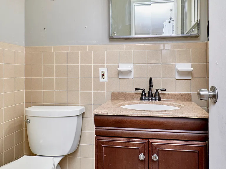 495 Versailles Dr — Photo 20