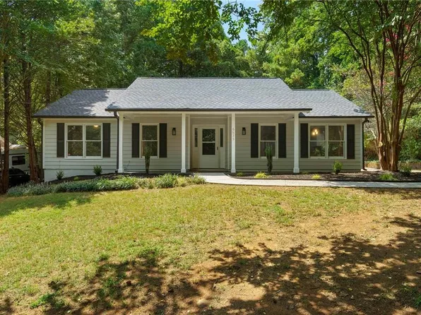 6635 Oak Farm Dr SE, Acworth, GA 30102