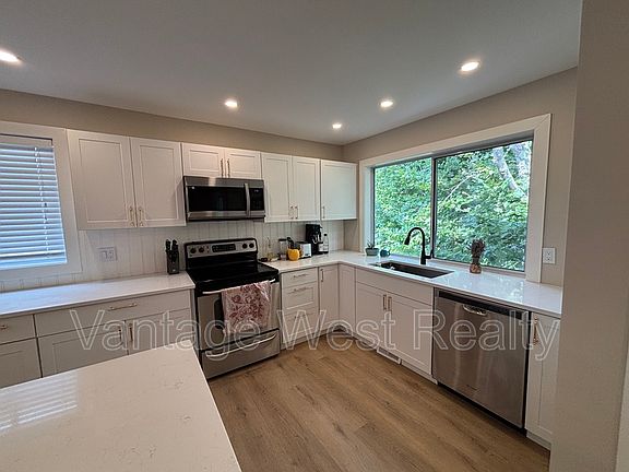 3rd image of 1866A Millard Ct E