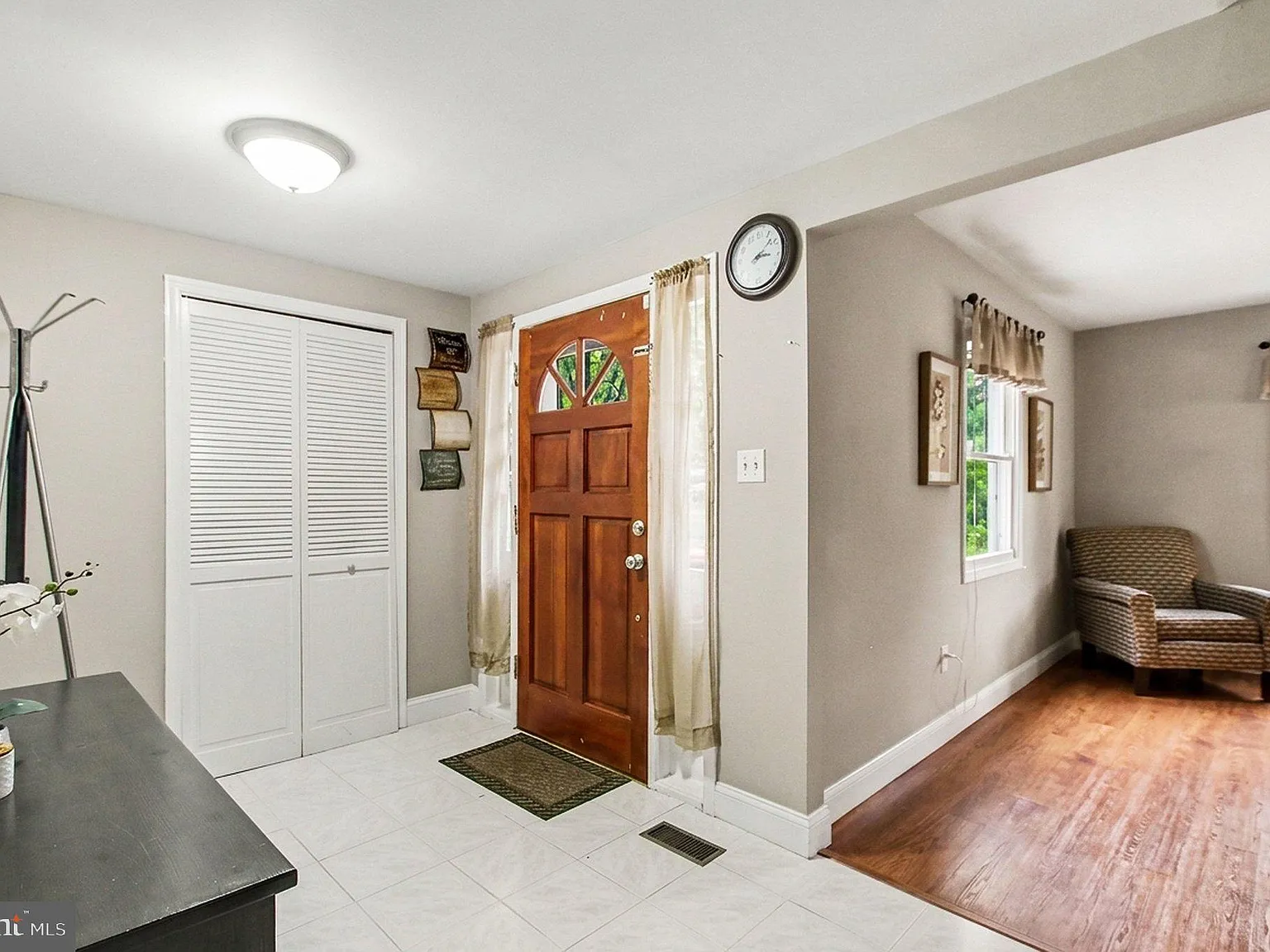 4 bed, 2.5 bath, 2115 sqft, $3,400 — Photo 4