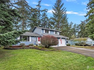 1601 SW Putnam Dr, Oak Harbor, WA